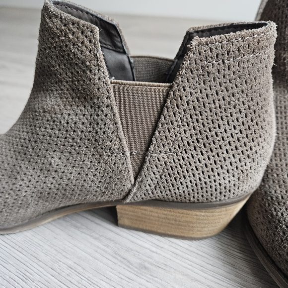 Crown Vintage Suede Leather Booties - Picture 5 of 8